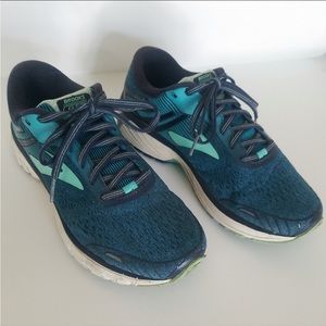 Brooks Adrenaline GTS 18 Women's size 9.5